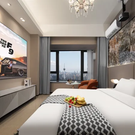 Blue S Hotel (Chengdu Chunxi Road Hongxing Bridge Metro Station Branch)