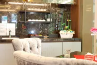THE METRO HOTEL Hotels near Jingming Yi Jie Shopping District