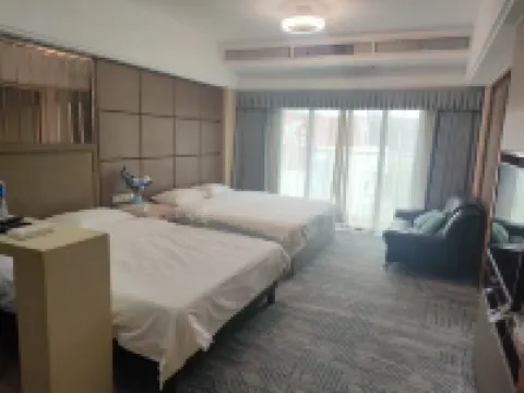Foshan Lingnan Xiaozhu Smart Homestay (Zumiao Subway Station Boton City Branch)