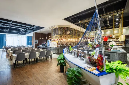 Luoyang Friendship Hotel (Peony Square Metro Station) Отели рядом с достопримечательностью «Хэнаньский университет науки и техники (Канъюаньский район)»