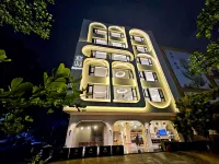 Baogui Begrace Xingkongchuangyi Hotel (Panyuwanbozhanglong Branch) Hotels near Chenyong Park