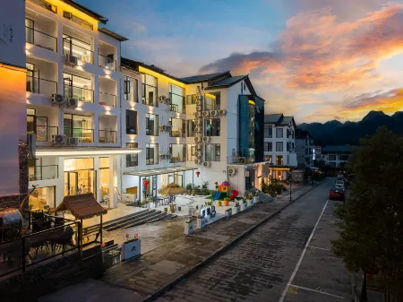 Bandu Mountain Ruoyu Lane Courtyard Accommodation Отели рядом с достопримечательностью «Laya Waterfall»