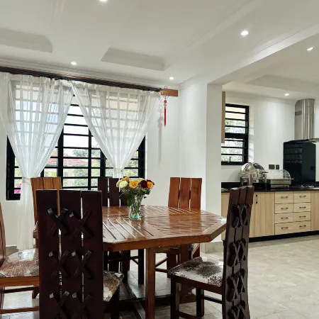 Nakuru Bamboo Hut Guest house