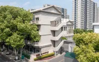 Longdu Realm International Hotel Hotels in Pinghu