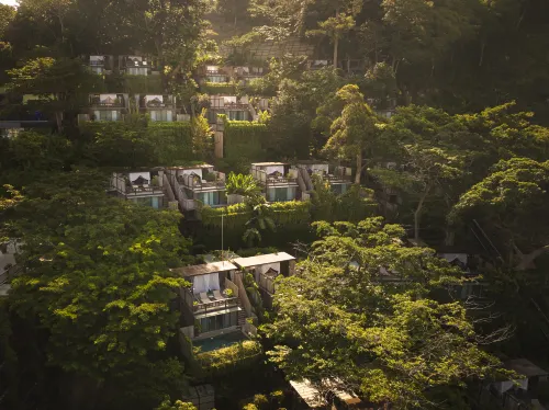 Dinso Resort & Villas Phuket, Vignette Collection by IHG Hotel di Phuket