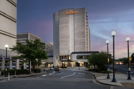 Hilton Arlington National Landing Отели рядом с достопримечательностью «Могила Неизвестного Солдата»