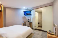 Shantou Roman Holiday Hotel Hotels near Chaoyang Railway Station