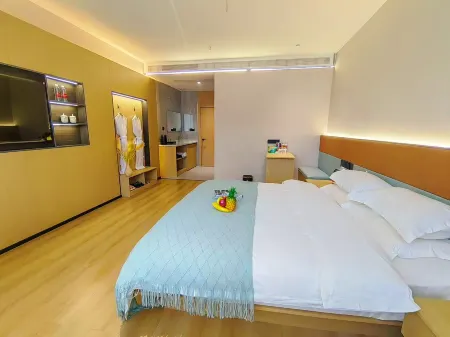 LanFeng Hotel (Weining Exhibition Center)