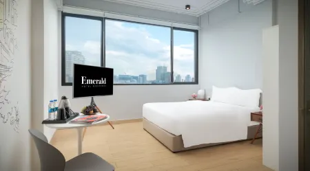 Emerald Hotel Residence