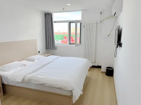 Chifeng Xin Hongcheng Preferred Hotel