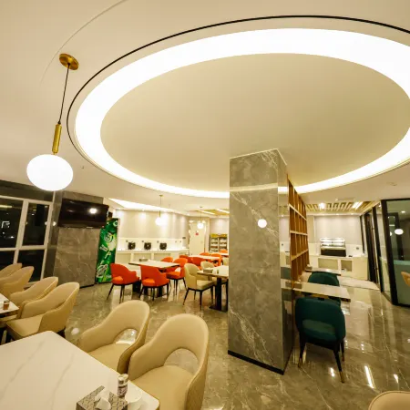 Xiangyue Hotel (Wanhe Square County Government Branch)