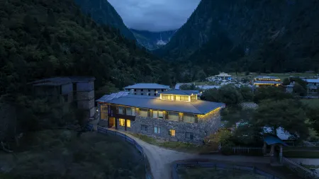 Zouqi Luxing Hotel (Yubeng Village) Отели рядом с достопримечательностью «Xiaonong Base camp»