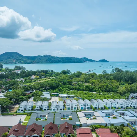 Andaman Sea Best Pool Access and Villas Отели рядом с достопримечательностью «Храм Чалонг»