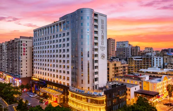 Platinum Crystal 鉑晶大酒店（汕頭高鐵站珠江路美食街店）