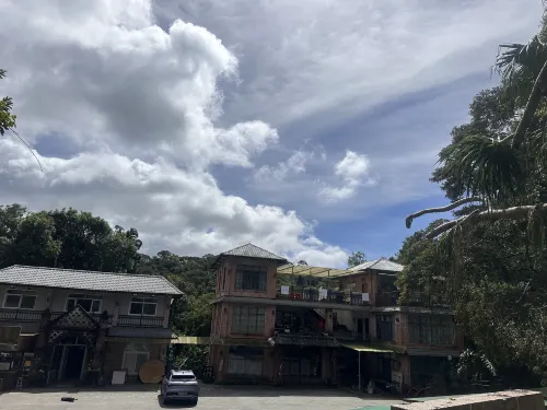 Jianfengling Tianchi Mountain Resort