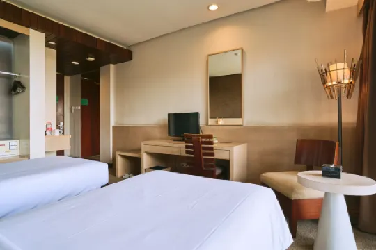 Horison Ultima Ratu Serang