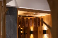 Zaixu Manju (Guanshanhu District International Ecological Conference Center Subway Station)