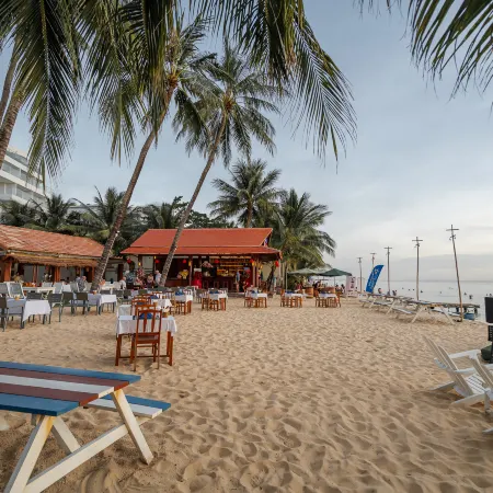 Sea Star Resort Отели рядом с достопримечательностью «Зыонгдонг»
