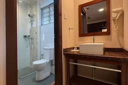 Kesuma Villa Exclusive Stay Отели рядом с достопримечательностью «Ji Gong Temple Yong Peng»