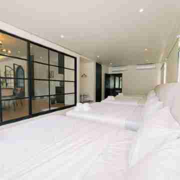 De Romance Grand Villa 5BR Rooms