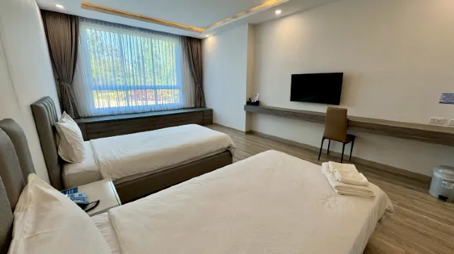 Premier Twin Gardenview