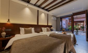 Yunjing Zhinan · New‑Chinese‑Aesthetics Designer Smart Inn (Big Water Wheel, Lijiang Ancient City)