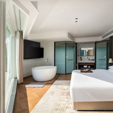 Xishi Manor Resort Hotel(Yangshuo Ten-MileGallery Yulong River Branch)