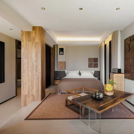Shiwu · EverHill Onsen Retreat