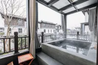 Lancheng Taohuayuan Wenquan Courtyard House (Honghu) - balcone