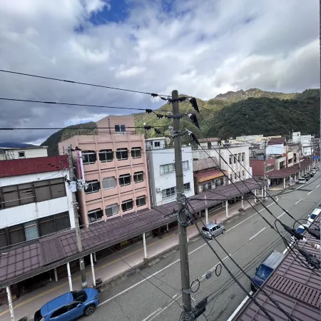 Yuzawa Powder Snow Inn Отели рядом с достопримечательностью «Горнолыжный курорт Иваппара»