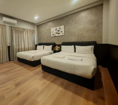 Concrete Jungle Cabin Hotel di 