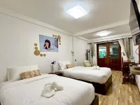 บ้านอินตา โฮสเทล โรงแรมใกล้วัดพระมหาธาตุ