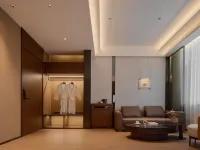 Jinlanting Hotel (Jinzhou Beizhen Riverside New City Branch) Hotel a Beizhen