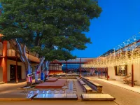 Luyin Boson Hotel (Suning Plaza Ahldin Botanical Garden) Hotels in Baotou