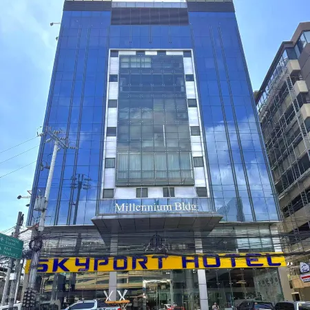 Skyport Hotel