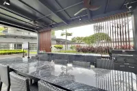 R&F Princess Cove Designer Suites By NEO Hotels in 