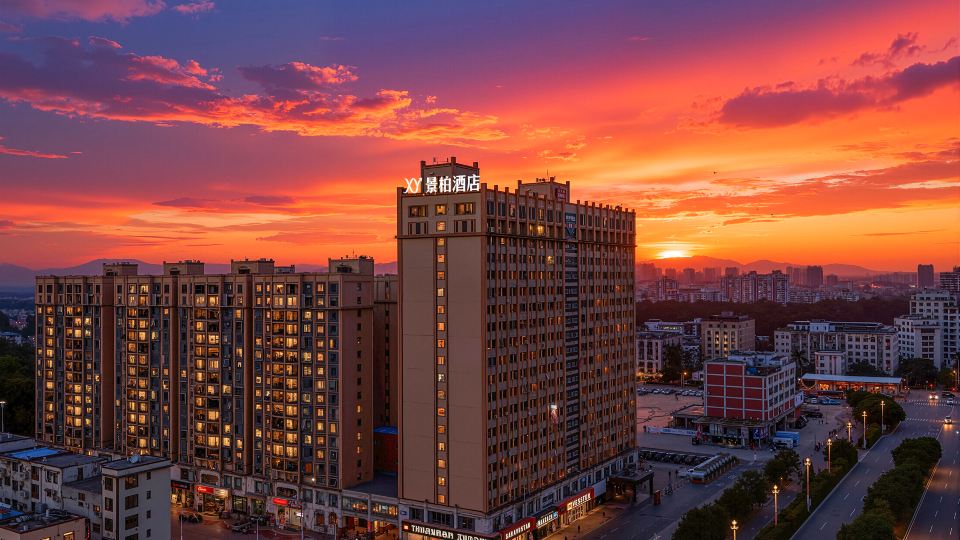 Jingbai Hotel (Fangchenggang High-speed Railway North Station Branch)