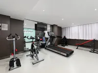 Beijing Guoan Hotel (Sanlitun East Bridge Metro Station Branch) Hotel dekat pusat perbelanjaan Parkview Green