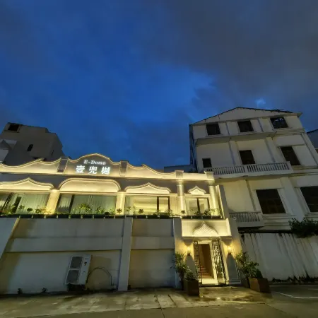 E-Dome hotel