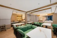 Starway Hotel (Hohhot Moore City Dongying Road Subway Station)