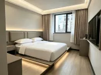 A  Hotel Hotel di 