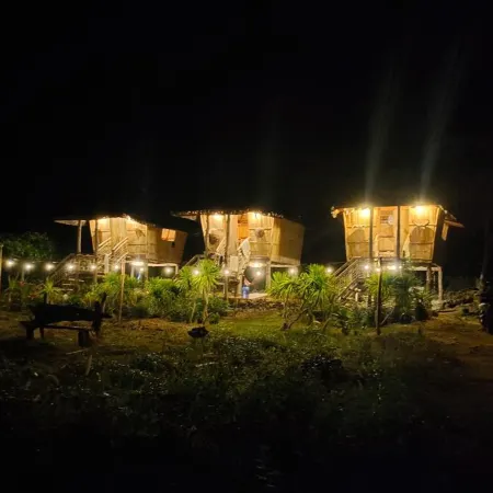 Tribu Kihud "Experience Simple Living"