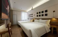 Liangcengyu Hostel (Zhongshan Road Pedestrian Street Bayi Market Branch)