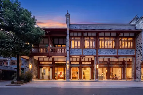 Chongzhou Yuetengxi Homestay (Yanhuachi)