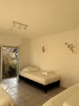 Entire house for teams & groups · sleeps 12 · 1.8 km to Hannover Messe · fast Wi-Fi · parking