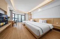 Yunqian Lakeside Holiday Hotel (Guanglong Town, Fuxian Lake Branch) - Beach