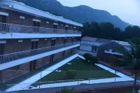 印度霍克酒店 - 停車場