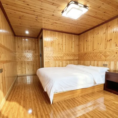 Lüqu Gaxiu Sai Xiong Yangguo Hotel