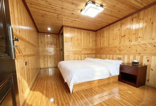 Lüqu Gaxiu Sai Xiong Yangguo Hotel - 2-Star