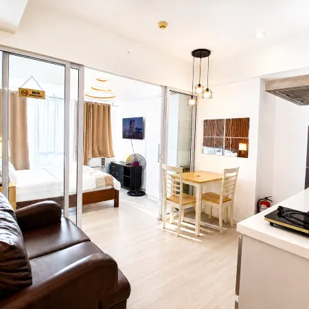 1BR Beach View - Azure Urban Resort Near NAIA #BR2